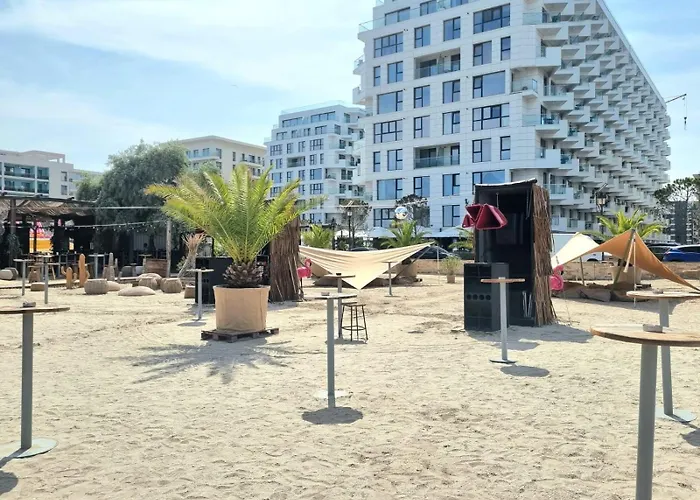 Arrogance Sunrise View - Infinity Pool & Apartment Navodari