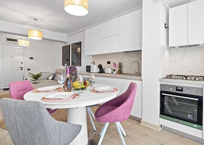 Apartment Arrogance Sunrise View - Infinity Pool & Navodari