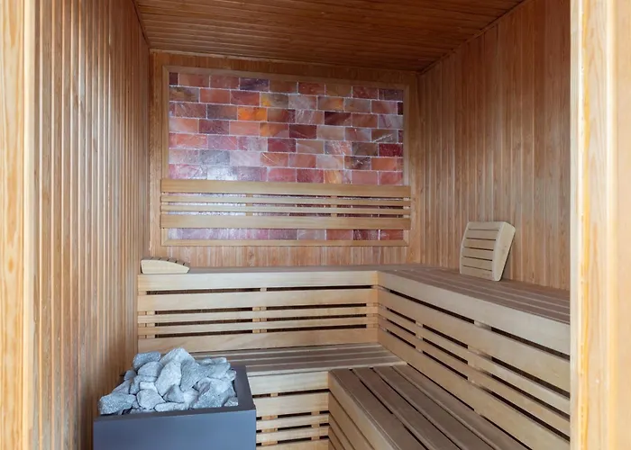 Arrogance Sunrise View - Infinity Pool & Apartment Navodari