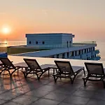 Arrogance Sunrise View In Infinity Pool & Apartment