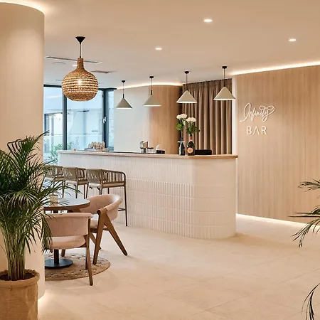 Arrogance Sunrise View - Infinity Pool & Apartman Năvodari