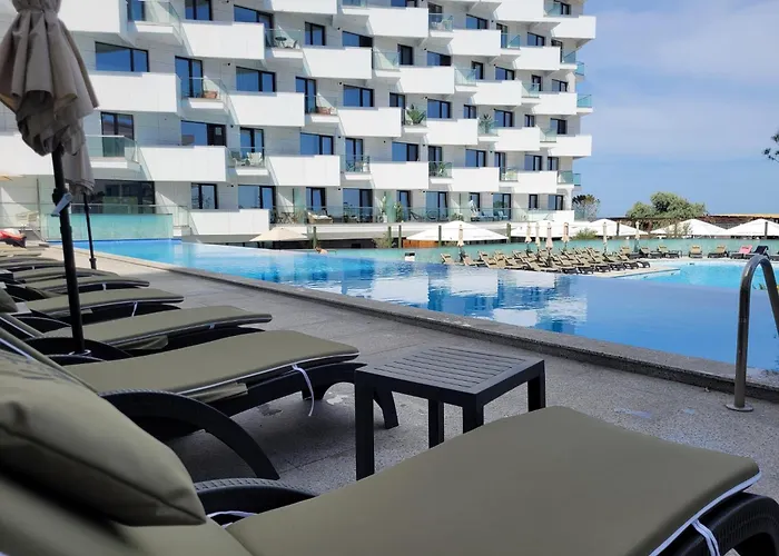 Arrogance Sunrise View - Infinity Pool & Διαμέρισμα Năvodari